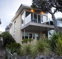 Battery Cove Beach Front Apartment - Accommodation Newcastle