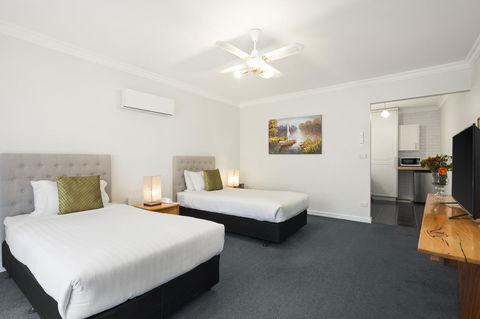 The International Motel Apollo Bay - Accommodation Newcastle 13