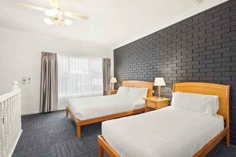 The International Motel Apollo Bay - Accommodation Newcastle 9
