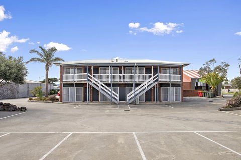 The International Motel Apollo Bay - Accommodation Newcastle 5