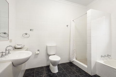 The International Motel Apollo Bay - Accommodation Newcastle 11