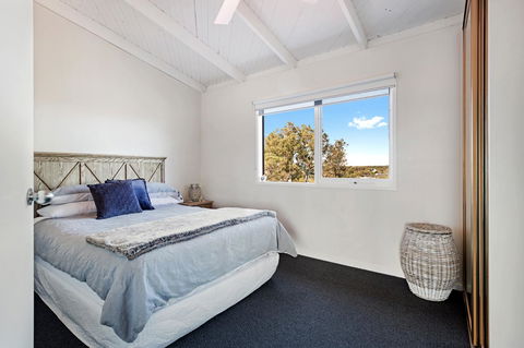 Beachside House - Accommodation Newcastle 13