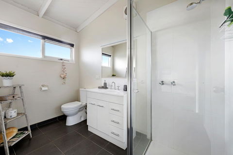 Beachside House - Accommodation Newcastle 20