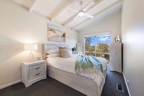 Beachside House - Accommodation Newcastle 14