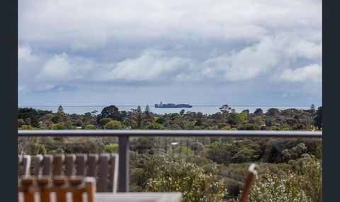 Beachside House - Accommodation Newcastle 6