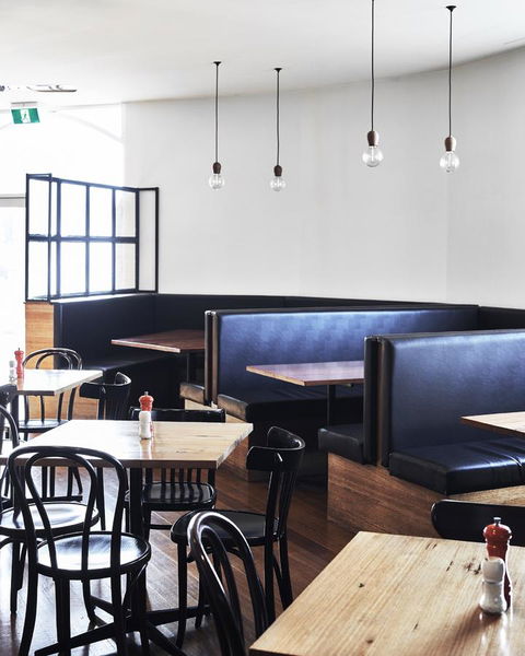 Plough Hotel - Accommodation Newcastle 13