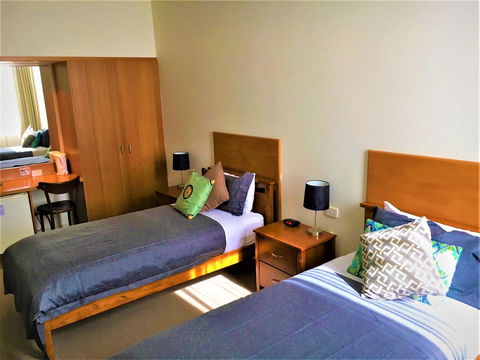 Plough Hotel - Accommodation Newcastle 8
