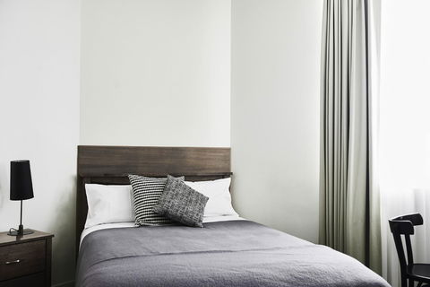 Plough Hotel - Accommodation Newcastle 3