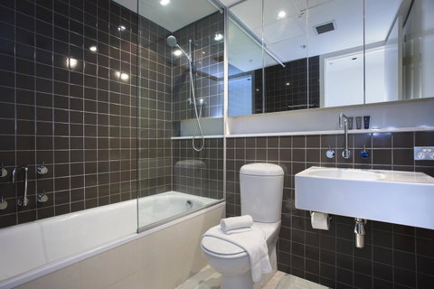 Mono Apartments On Freshwater Place - Accommodation Newcastle 8