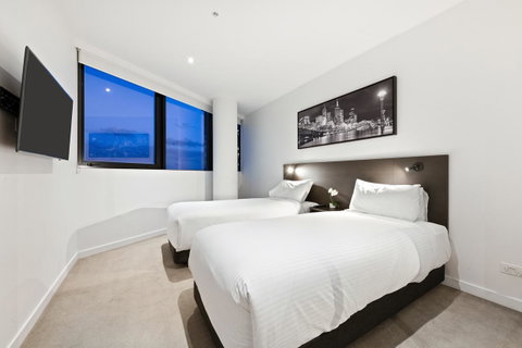 Experience Bella Hotel Apartments - Accommodation Newcastle 6