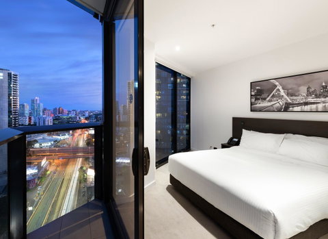 Experience Bella Hotel Apartments - Accommodation Newcastle 4