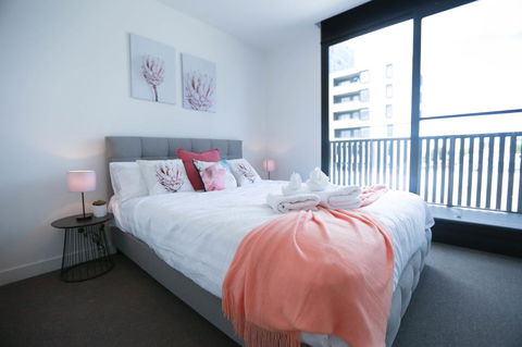 Box Hill 2 Bedroom Apt (La Maison) 02 - Accommodation Newcastle 3