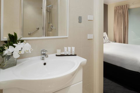 The Victoria Hotel - Accommodation Newcastle 36