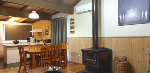 Day Dream Cottage - Accommodation Newcastle 2