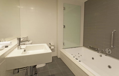 Causeway 353 Hotel - Accommodation Newcastle 9