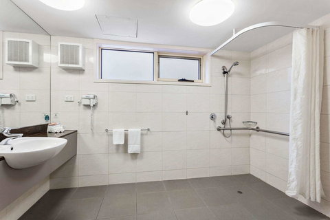 Quality Hotel Bayside Geelong - Accommodation Newcastle 13