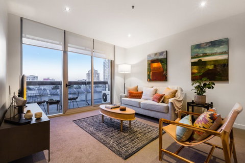 Auguste, Melbourne CBD Private Accommodation With Parking - Accommodation Newcastle 2