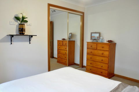 Crimea Retreat - Accommodation Newcastle 23