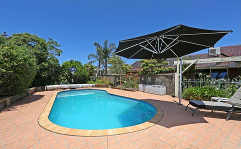 Crimea Retreat - Accommodation Newcastle 0