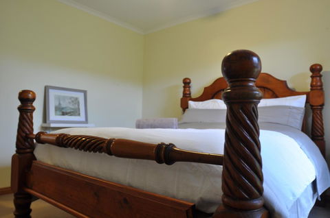 Crimea Retreat - Accommodation Newcastle 44