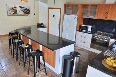 Crimea Retreat - Accommodation Newcastle 12