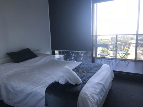 Mel-Uni Village - Accommodation Newcastle 4