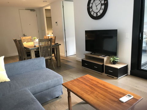 Mel-Uni Village - Accommodation Newcastle 1