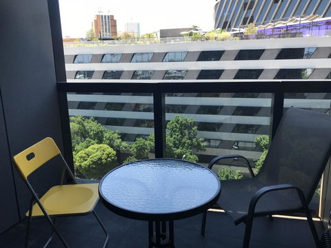 Mel-Uni Village - Accommodation Newcastle 14