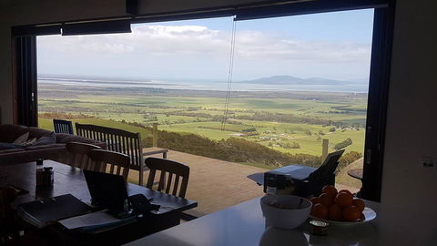 One Tree Hill Wilson Prom And Ocean Views - Accommodation Newcastle 0