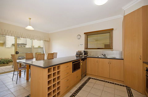 Sea Shells On Banyan Apartment - Accommodation Newcastle 10
