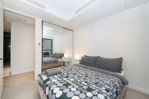 COZY 2BR Suites, FEDERATION SQUARE + FREE Parking - Accommodation Newcastle 2