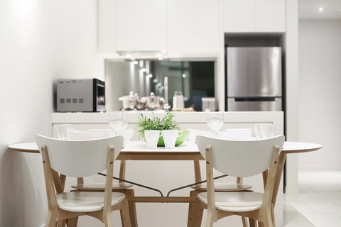 COZY 2BR Suites, FEDERATION SQUARE + FREE Parking - Accommodation Newcastle 0