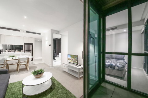 COZY 2BR Suites, FEDERATION SQUARE + FREE Parking - Accommodation Newcastle 1