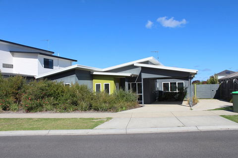 Tamara Temptation - Accommodation Newcastle 0