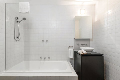 BreakFree On Collins - Accommodation Newcastle 3
