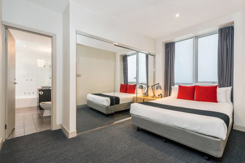 BreakFree On Collins - Accommodation Newcastle 5