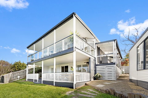 Peninsula Retreat - Accommodation Newcastle 1