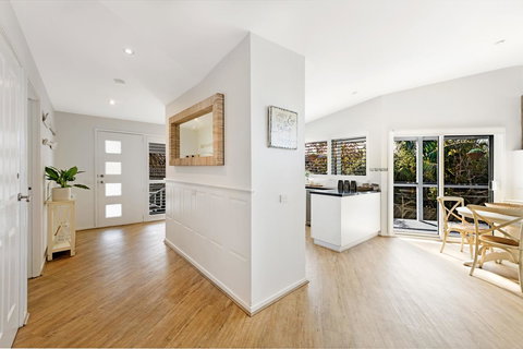 Peninsula Retreat - Accommodation Newcastle 8