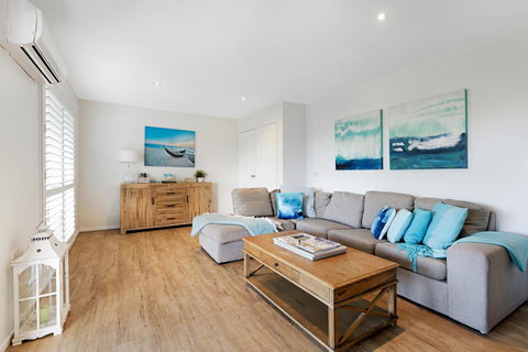 Peninsula Retreat - Accommodation Newcastle 2