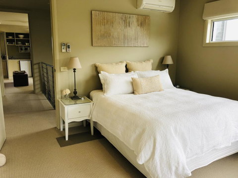 The Point BnB - Accommodation Newcastle 7