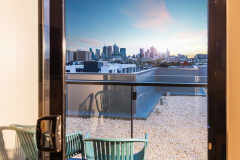 Playhouse Apartments - Accommodation Newcastle 6