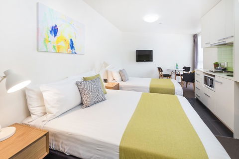 City Edge North Melbourne Apartment Hotel - Accommodation Newcastle 12
