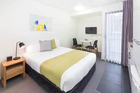 City Edge North Melbourne Apartment Hotel - Accommodation Newcastle 1