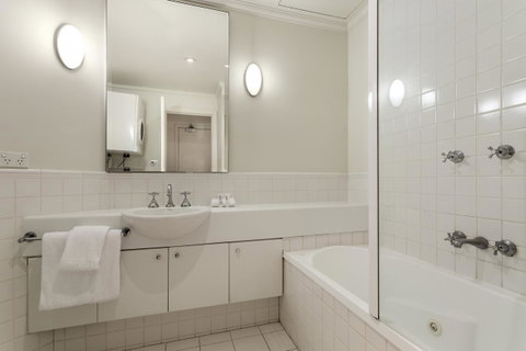 Comfort Hotel Melbourne Central - Accommodation Newcastle 17