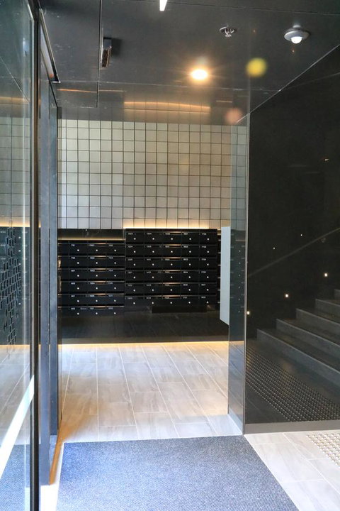 E-Boutique S Collection - Accommodation Newcastle 6