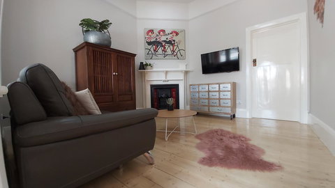 Boutique Heritage Studios On Ryrie Geelong CBD Opposite Hospital - Accommodation Newcastle 8