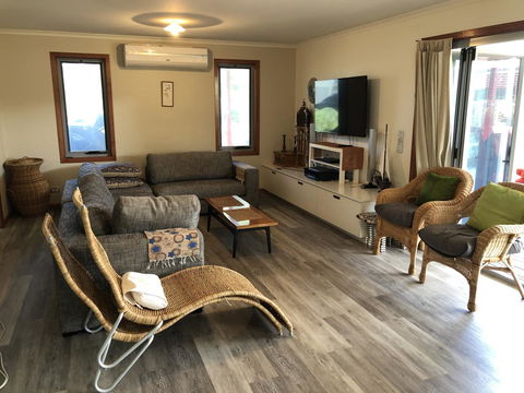 Beautiful, Cosy And Quiet - Accommodation Newcastle 3