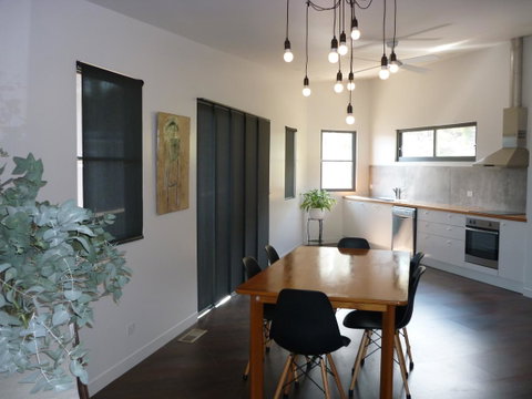 Saje\'s House & Pod - Accommodation Newcastle 3