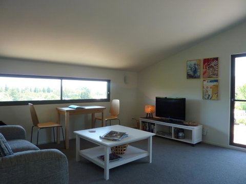 Saje\'s House & Pod - Accommodation Newcastle 14