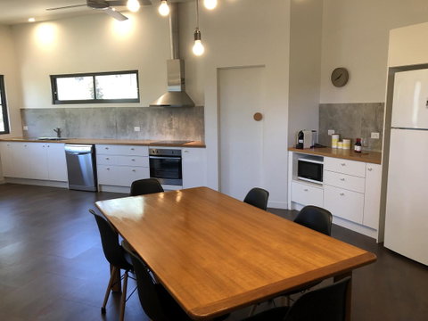 Saje\'s House & Pod - Accommodation Newcastle 5